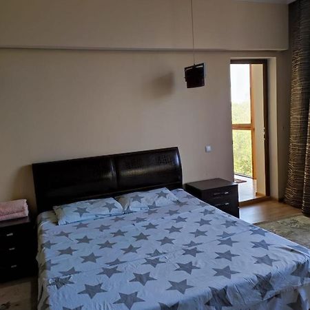 2 Room Flat Almaty Luaran gambar