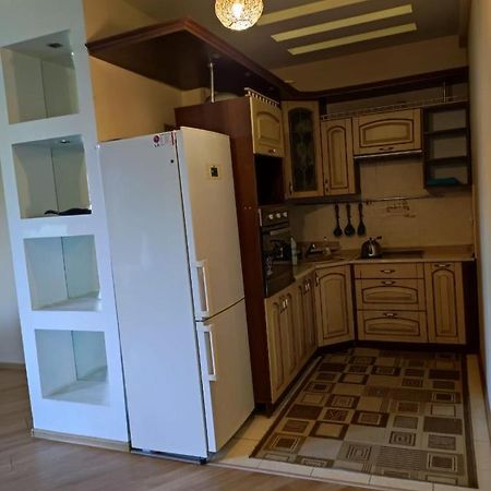 2 Room Flat Almaty Luaran gambar