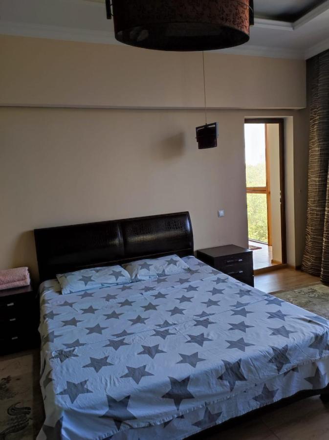 2 Room Flat Almaty Luaran gambar