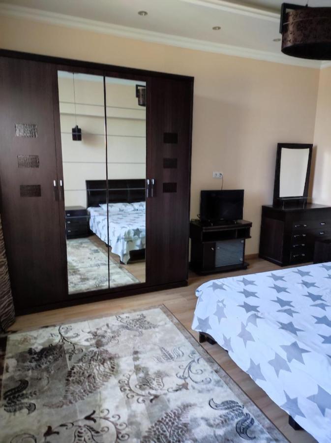 2 Room Flat Almaty Luaran gambar