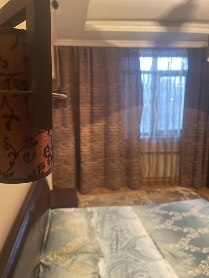 2 Room Flat Almaty Luaran gambar